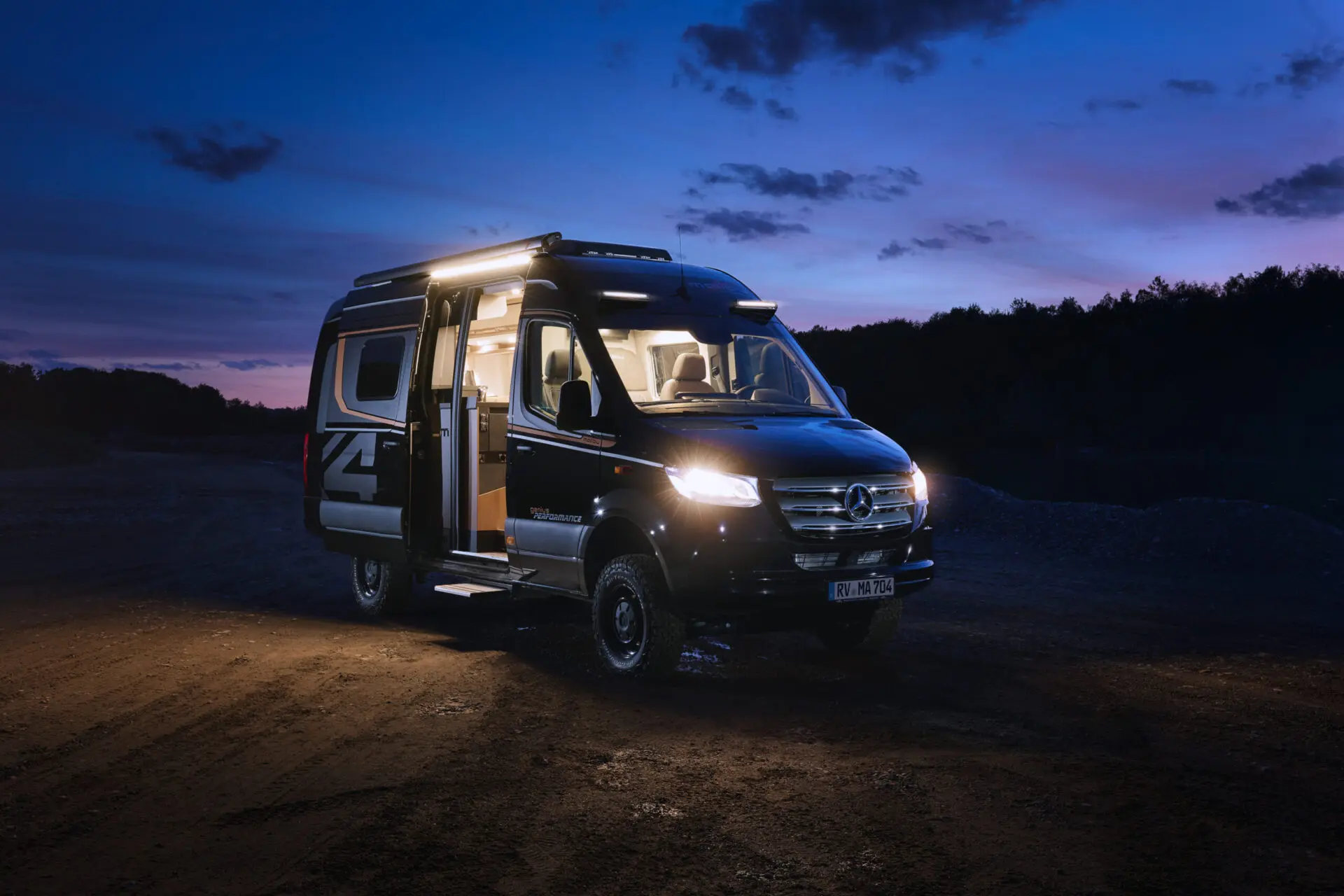 Malibu genius performance 4x4 641 LE bei Nacht.